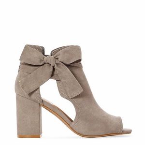 JustFab Karine gray bow tied boots size 5.5